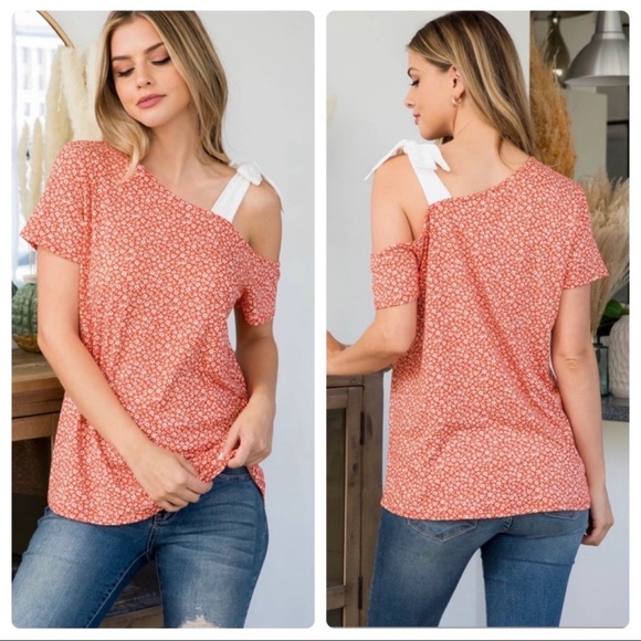Cold Shoulder Ditzy Floral Top - Picture 1 of 9